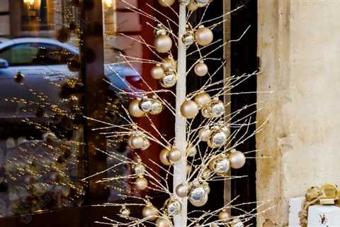 Where to Find Outdoor Metal Christmas Decorations