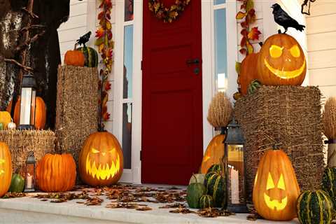 Decorating for Halloween in a Homeowners Association: Rules and Regulations