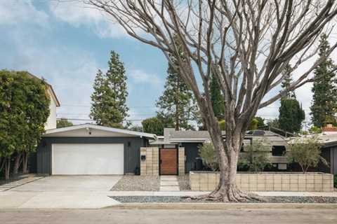 A Cliff May Midcentury With Scandinavian Vibes Seeks $1.55M