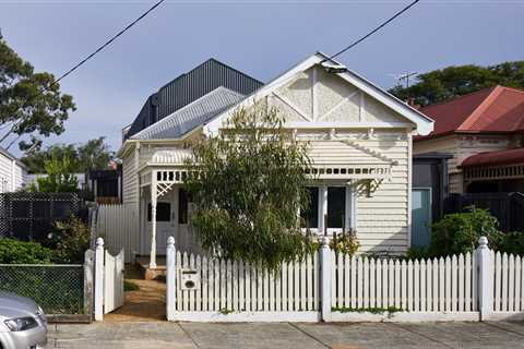 Mismatched Brick Bond Is the Best Part of This Cottage Renovation in Australia