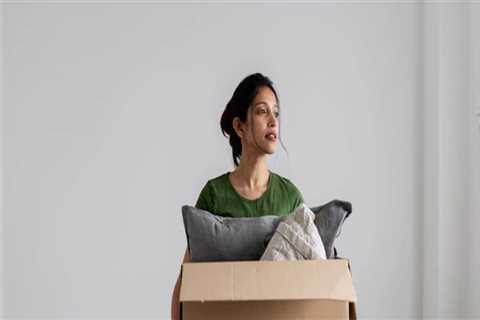 How are moving expenses calculated?