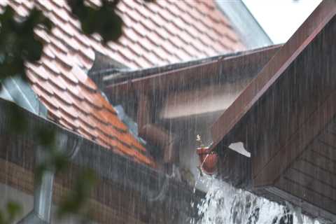 Why Do Texas Timber Frame Houses Need Seamless Rain Gutters?