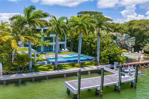 This Miami Beach Waterfront Home That Just Hit the Market Is All About Making a Statement