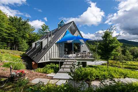 Retired Vermont-Lovers Build a Forever Home Inspired by Vintage Ski Cabins