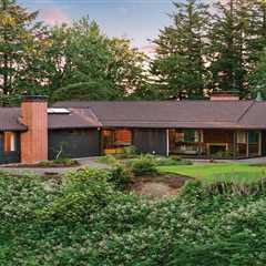 The Dramatic Octagonal Living Room Makes This $5.2M Portland Midcentury