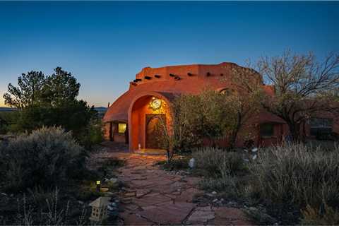 This $1.6M Dome Home Near Taos Is Out of This World