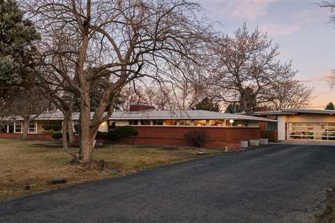 Take in Mountain Views From the Outdoor Living Room at This Revamped Midcentury Asking $1.1M