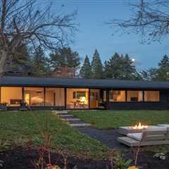 In Portland, a Matte-Black Midcentury With Minimalist Interiors Seeks $1.1M