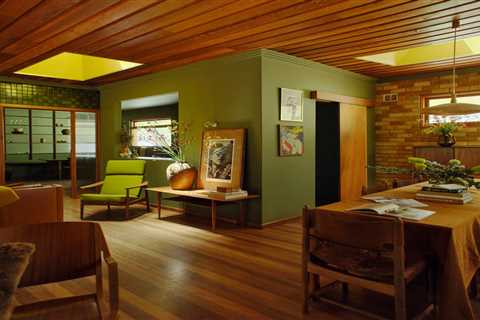 Australian Designer Claire Perini’s Renovated Midcentury Is Soaked in ’70s Soul