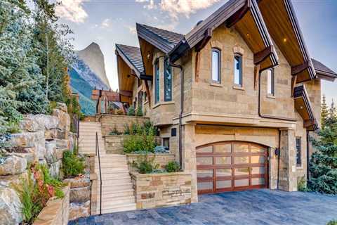 Custom Home Building & Real Estate Brokerage in Seattle